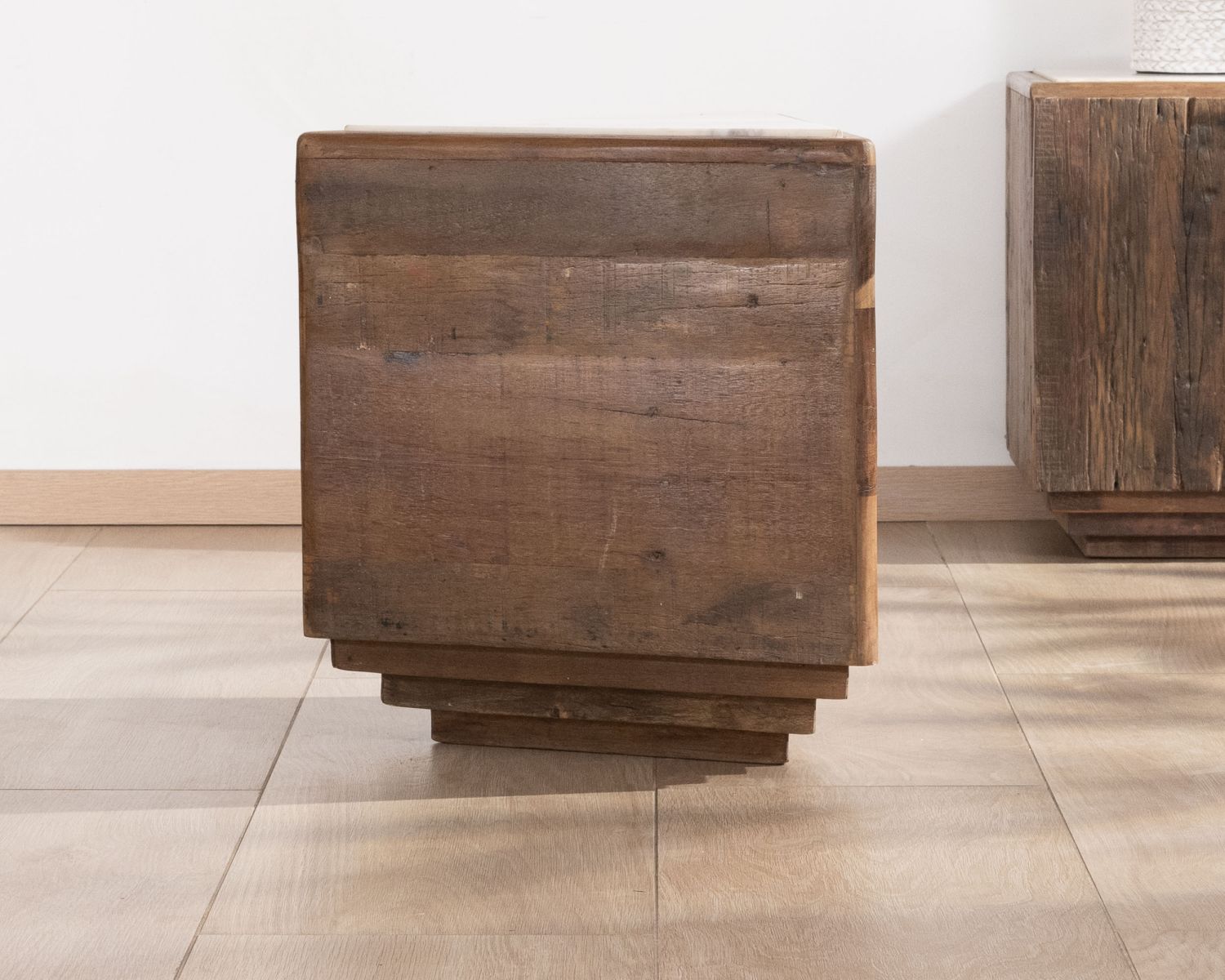 Mueble para la tele de 180 cm de madera reciclada y encimera de mármol blanco «Mood»
