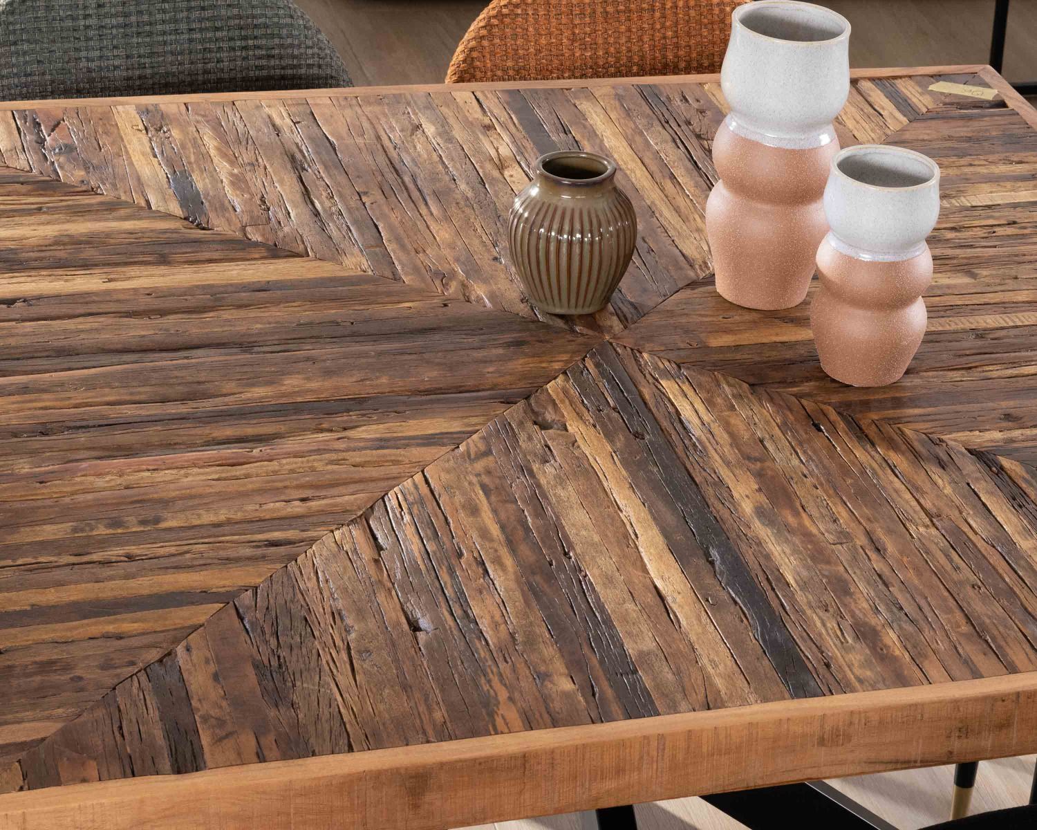 Mesa de comedor cuadrada de 140 cm de acacia, con acabado en espiga y patas cruzadas de metal negro «Géonidum»