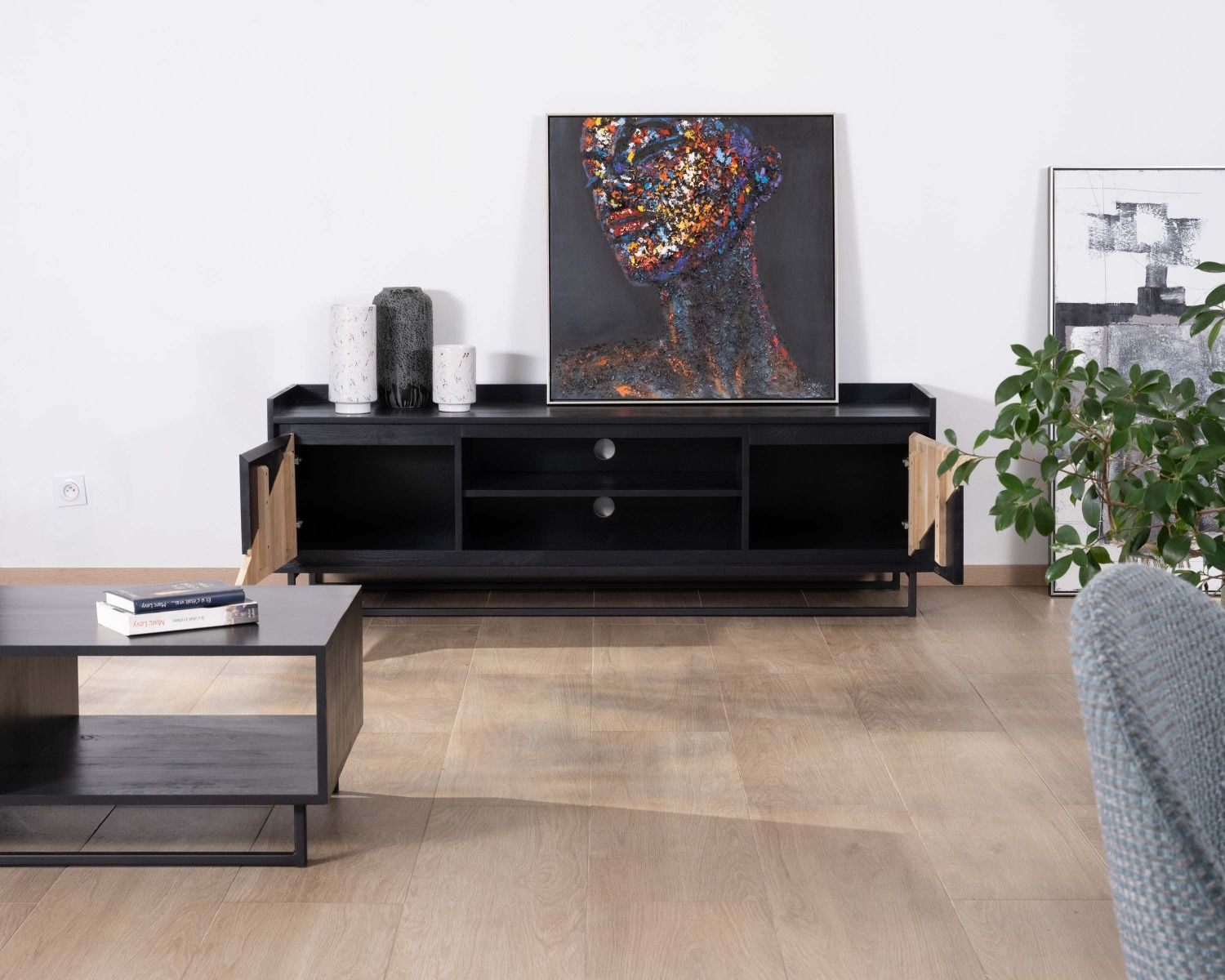 Mueble para la tele de 180 cm con 2 puertas, de madera maciza «Trace»