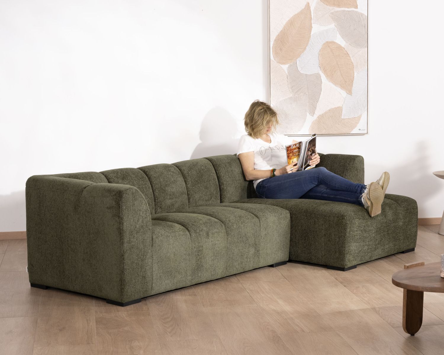 Sofá con chaise longue de tejido bouclé verde «Enjoy Home»