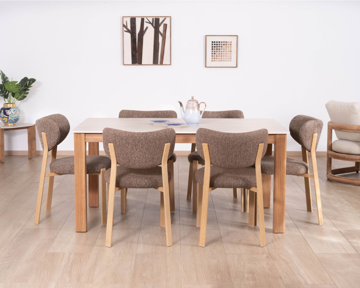 Mesa de comedor de estilo rústico-elegante «Arvik», de teca maciza y cerámica con efecto travertino, 160 cm