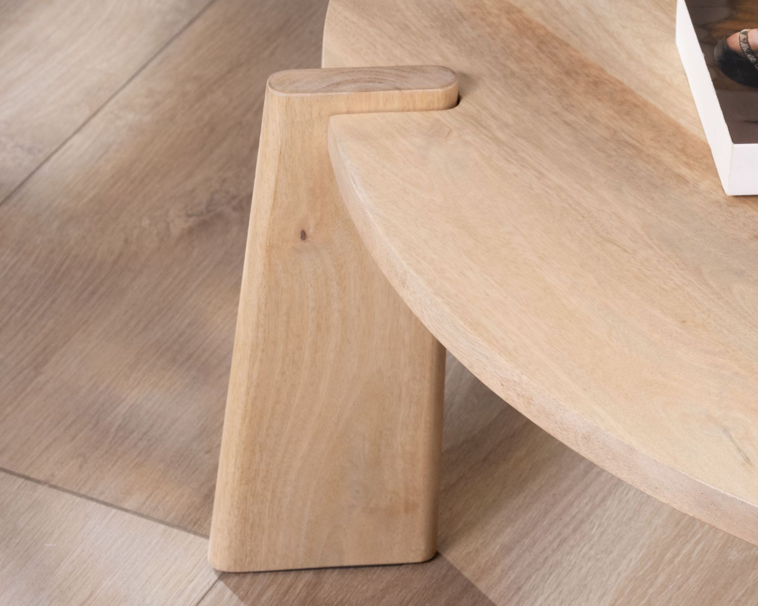 Juego de dos mesas de centro redondas de madera de mango natural «Loopie»
