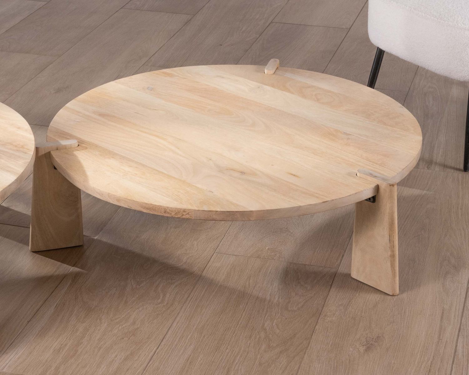 Juego de dos mesas de centro redondas de madera de mango natural «Loopie»