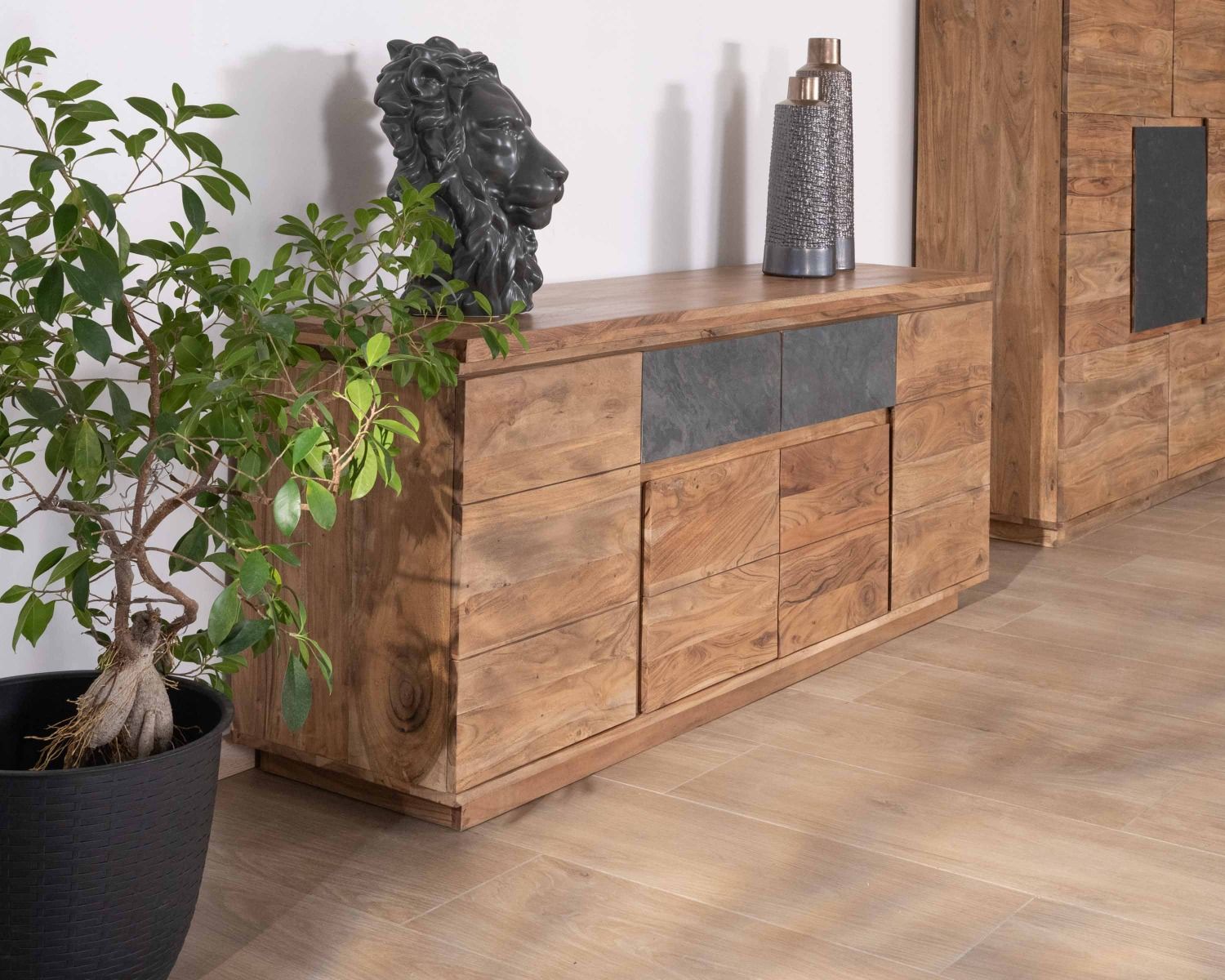Aparador contemporáneo de 175 cm de acacia con tira de LED y cajones chapados en piedra «Paguera»