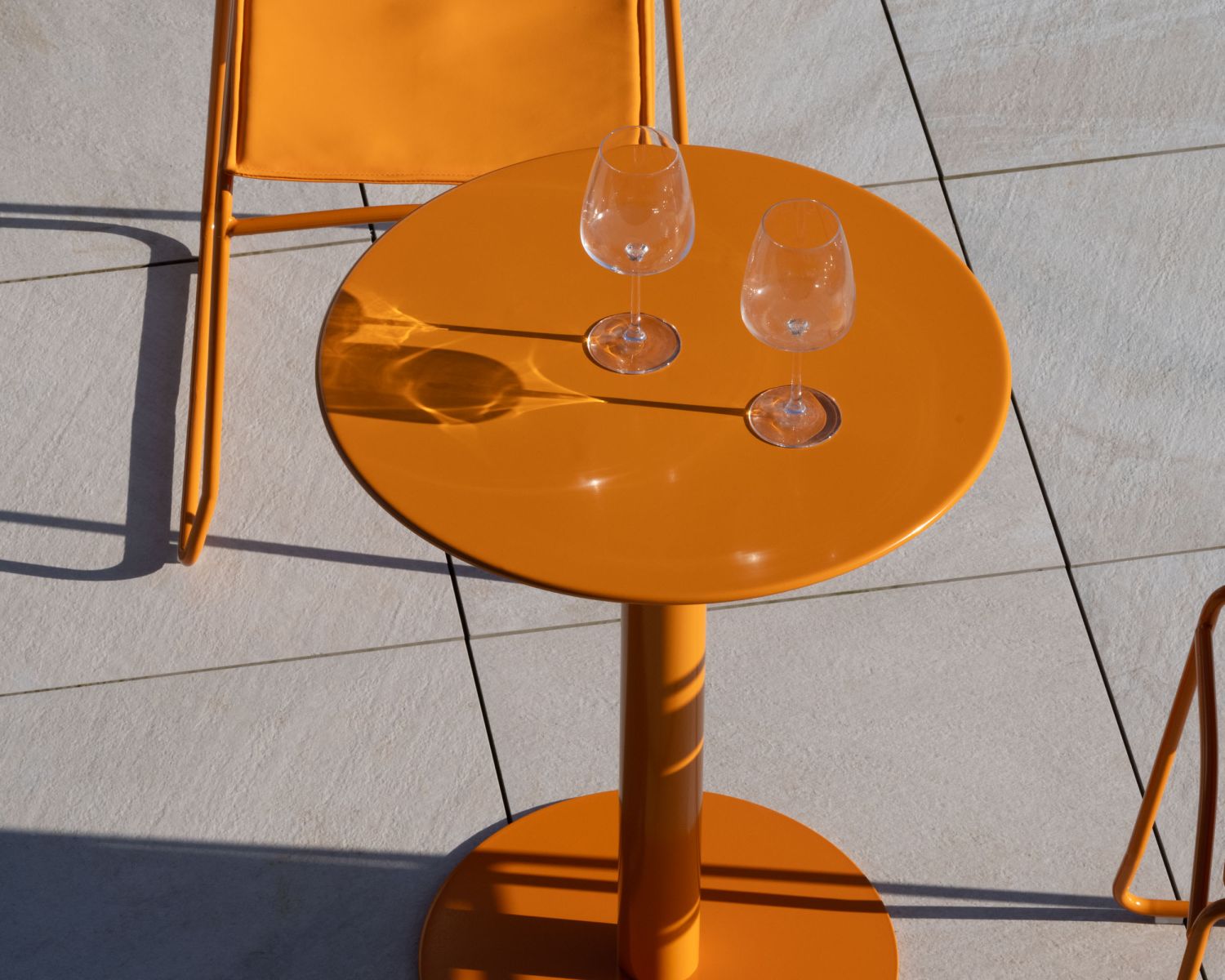 Conjunto de jardín estilo bistró «Juicy» de metal en color naranja