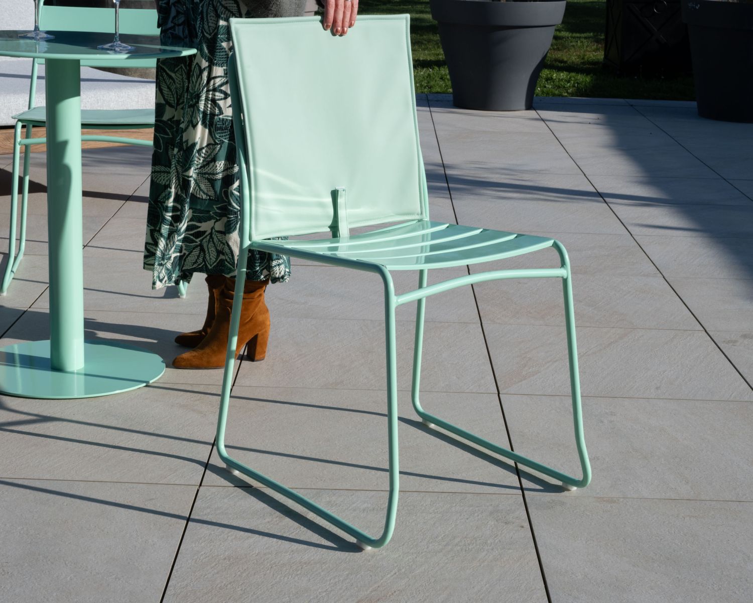Conjunto de bar de metal en color turquesa «Juicy», de estilo pop