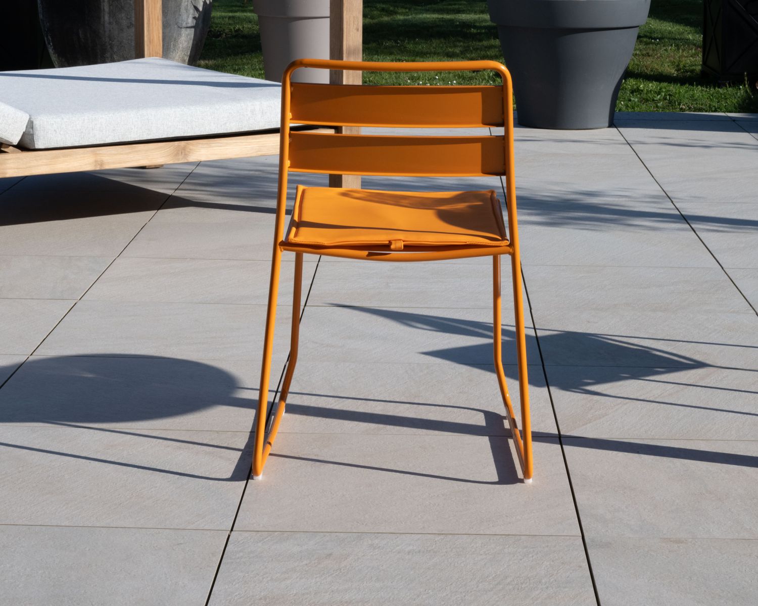 Conjunto de jardín estilo bistró «Juicy» de metal en color naranja