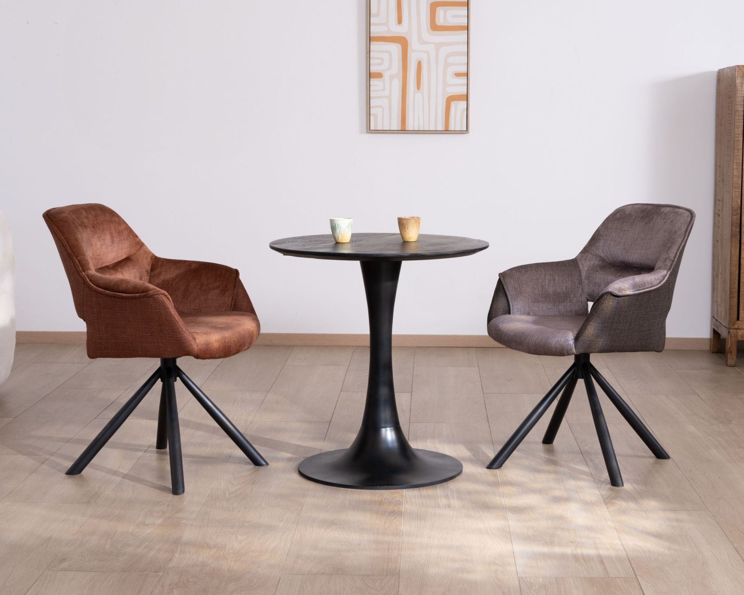 Mesa redonda de estilo bistró en madera de mango negro y con pata tipo tulipán «Piccadilly», de 70 cm de diámetro