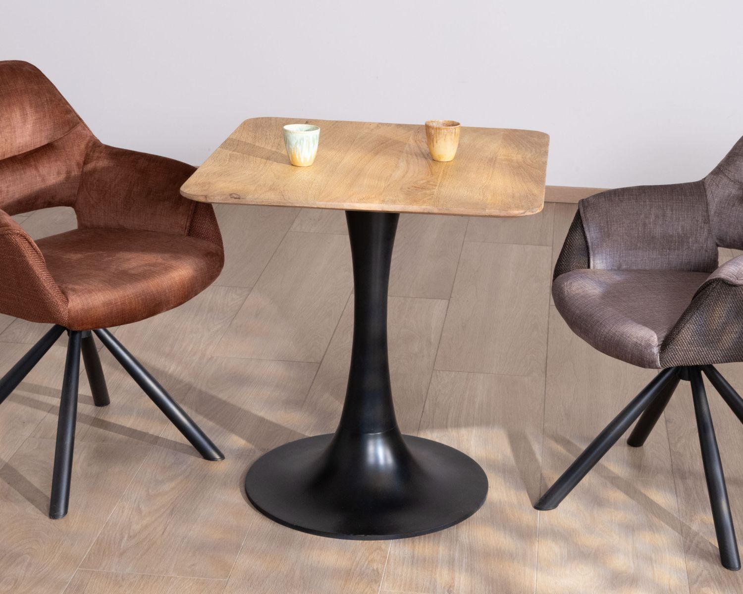Mesa cuadrada de estilo bistró en madera de mango natural «Piccadilly», 70 cm