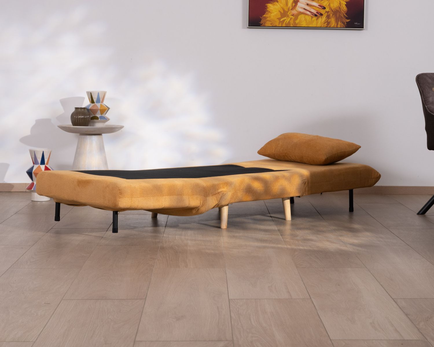 Sillón acogedor y convertible «Folda» en tela amarillo mostaza