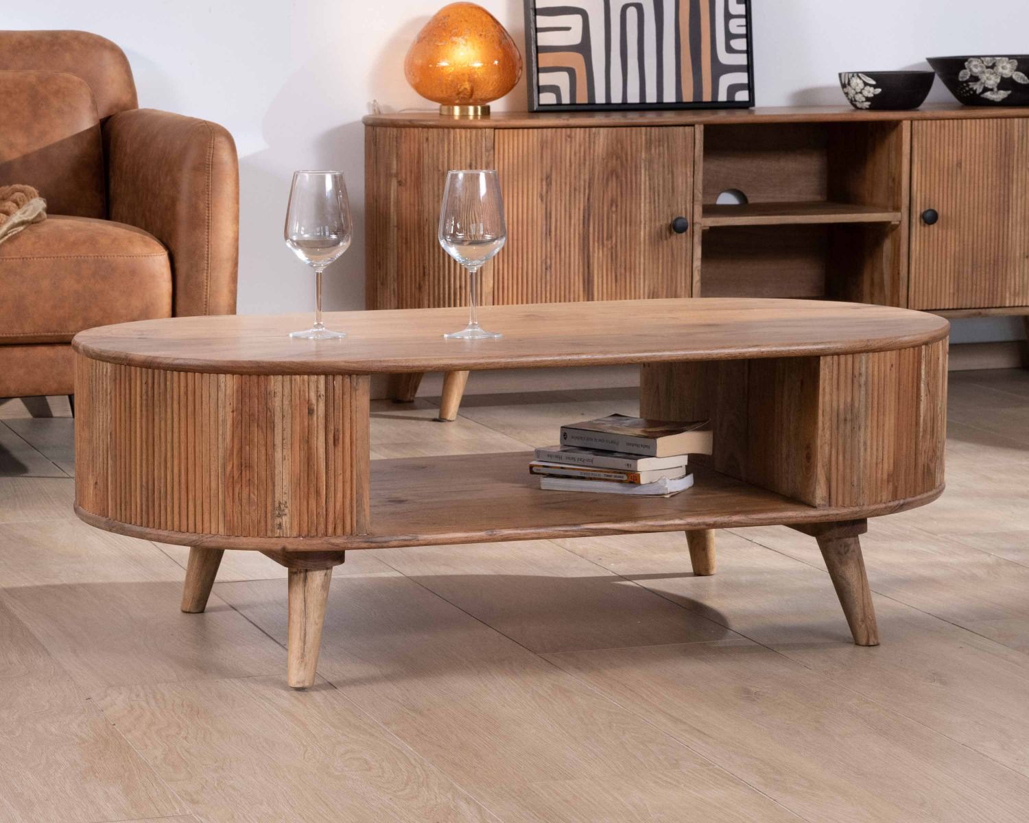 Mesa de salón de diseño vintage con formas redondeadas, de madera de acacia, «Boomer»