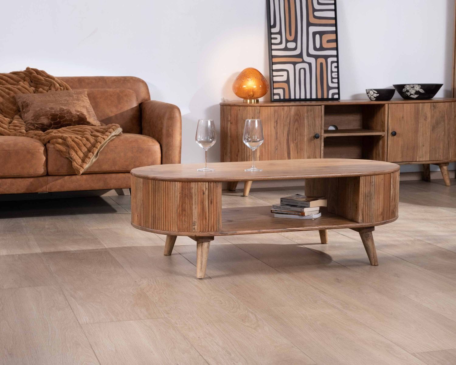 Mesa de salón de diseño vintage con formas redondeadas, de madera de acacia, «Boomer»