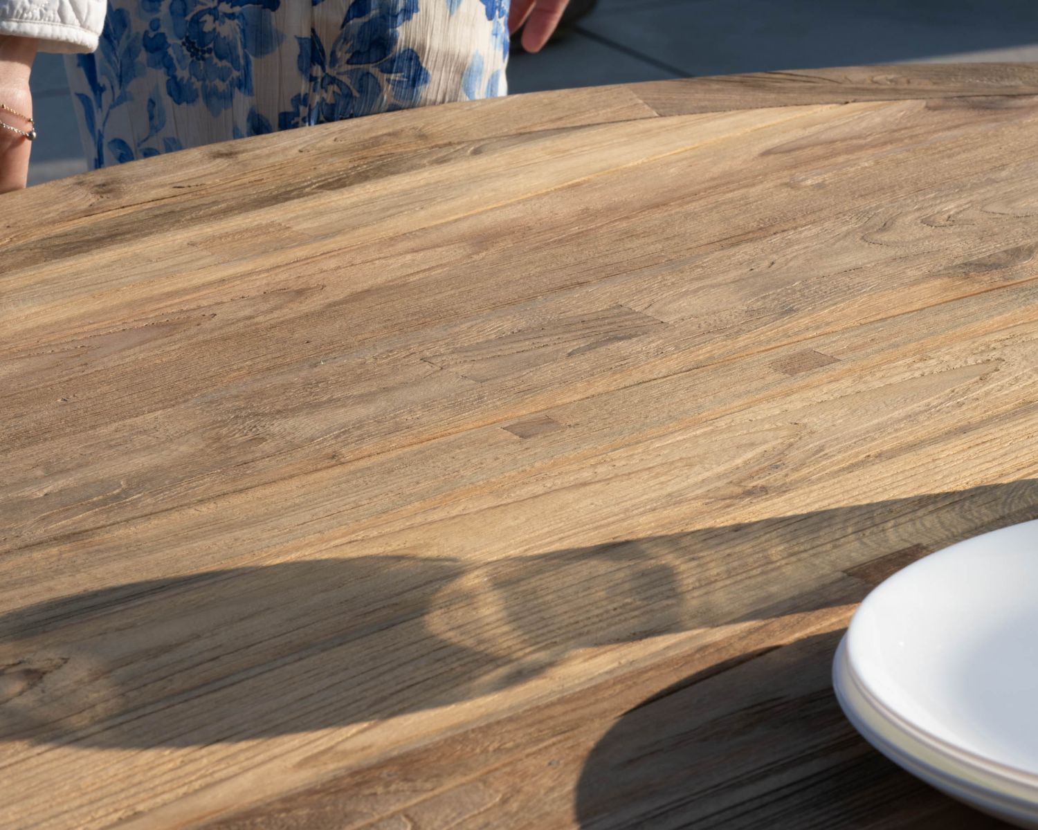 Mesa de jardín redonda de teca con patas cruzadas de aluminio «Ozone», 150 cm