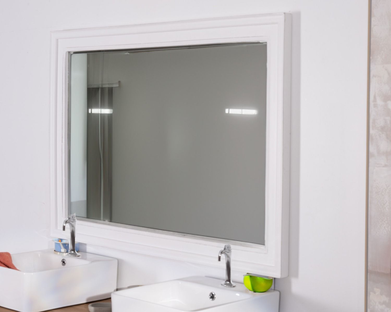 Espejo rectangular grande de 130 x 90 cm con marco de acacia blanca «Trégastel»