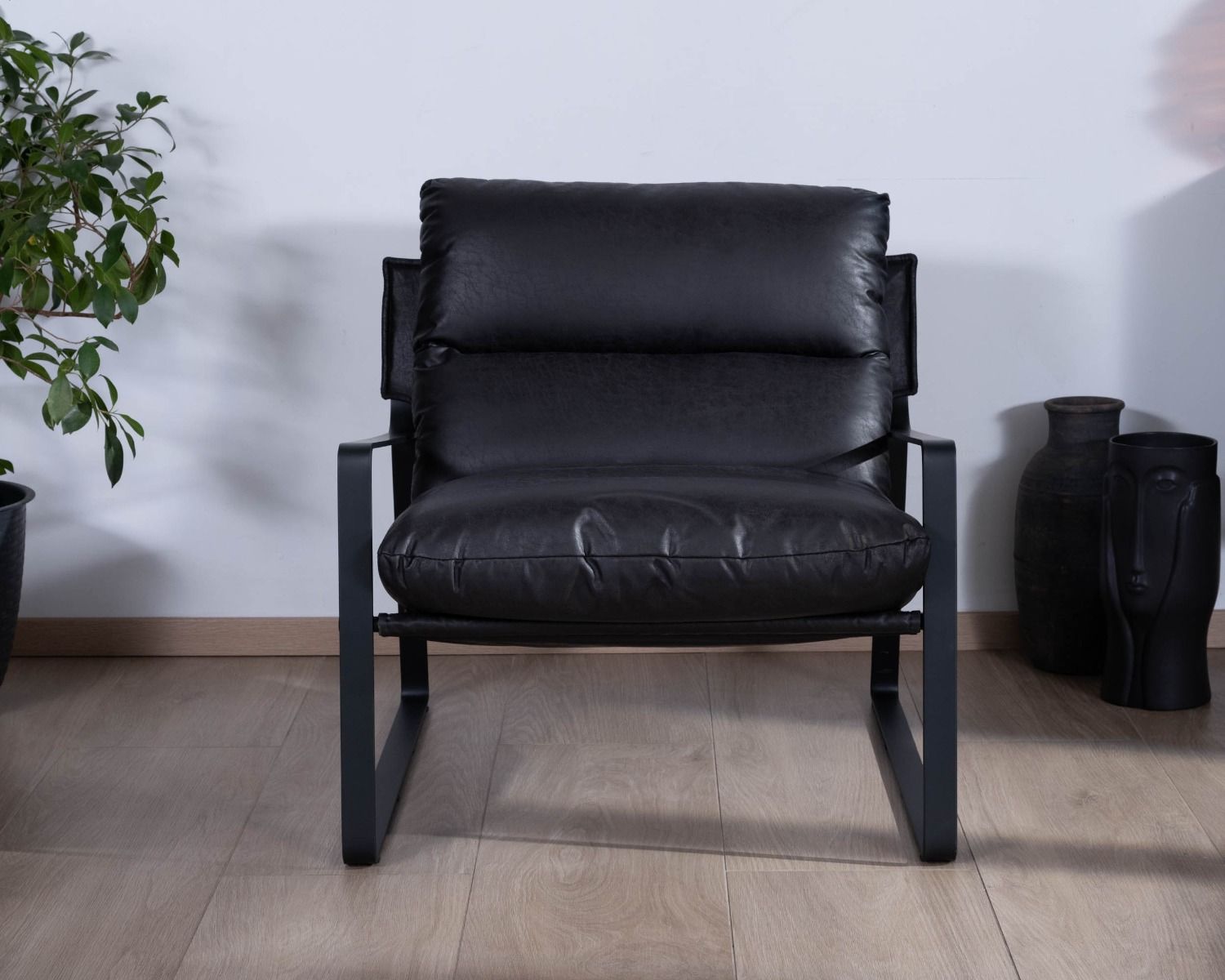 Sillón club rediseñado en tejido antracita y metal negro «Torsten»