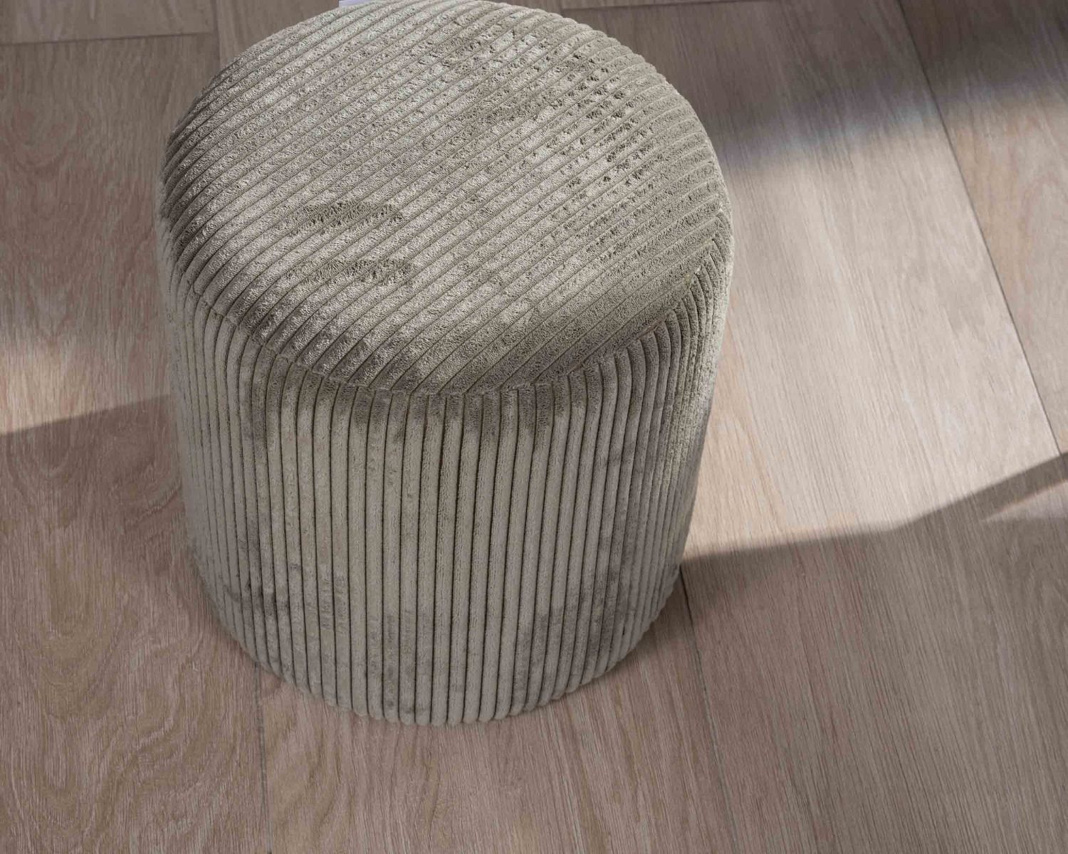 Lote de 2 pufs redondos pequeños de terciopelo acanalado de color caqui «Snaw», de 35 cm de diámetro