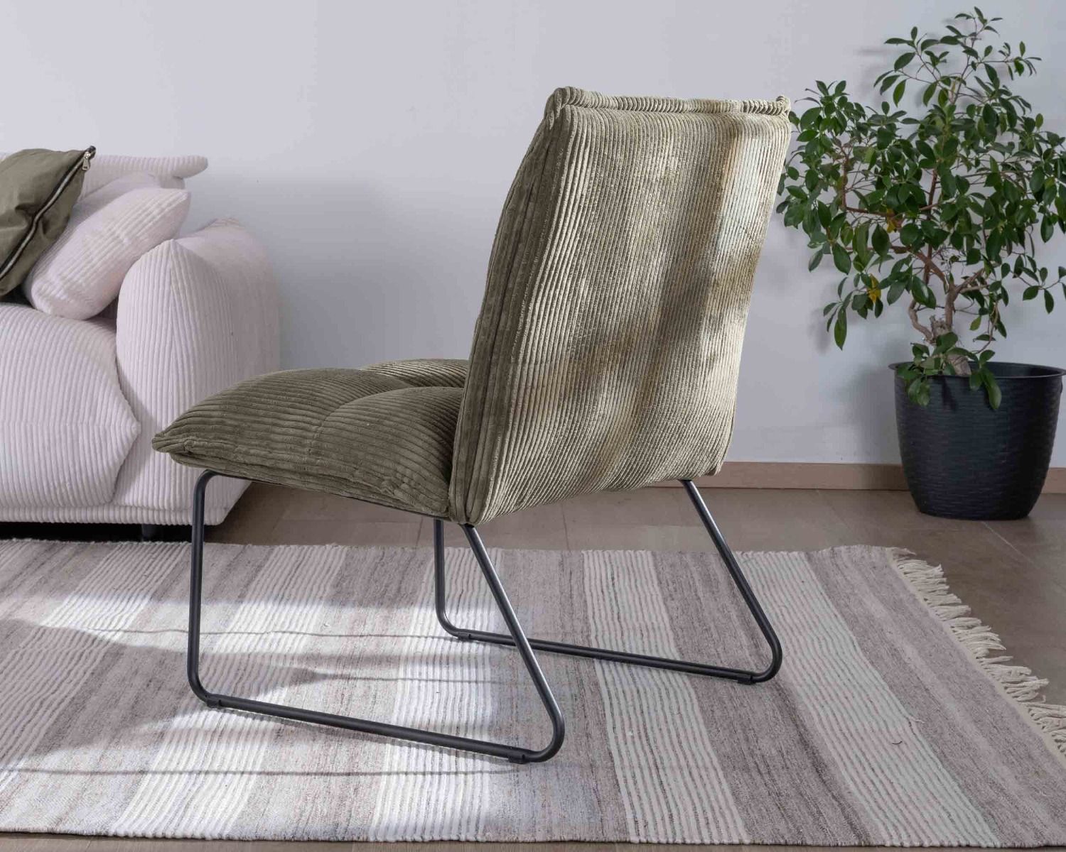 Lote de 2 sillones sin reposabrazos de terciopelo acanalado de color caqui «Calvin»