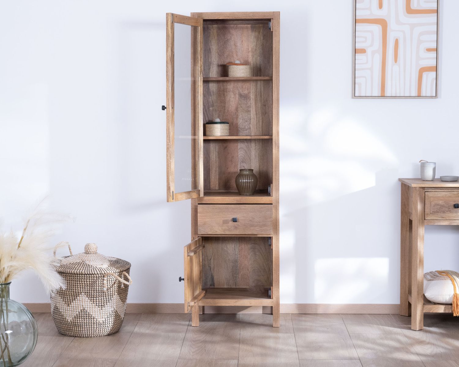 Estantería con puertas de cristal de madera maciza de mango «Maestro»