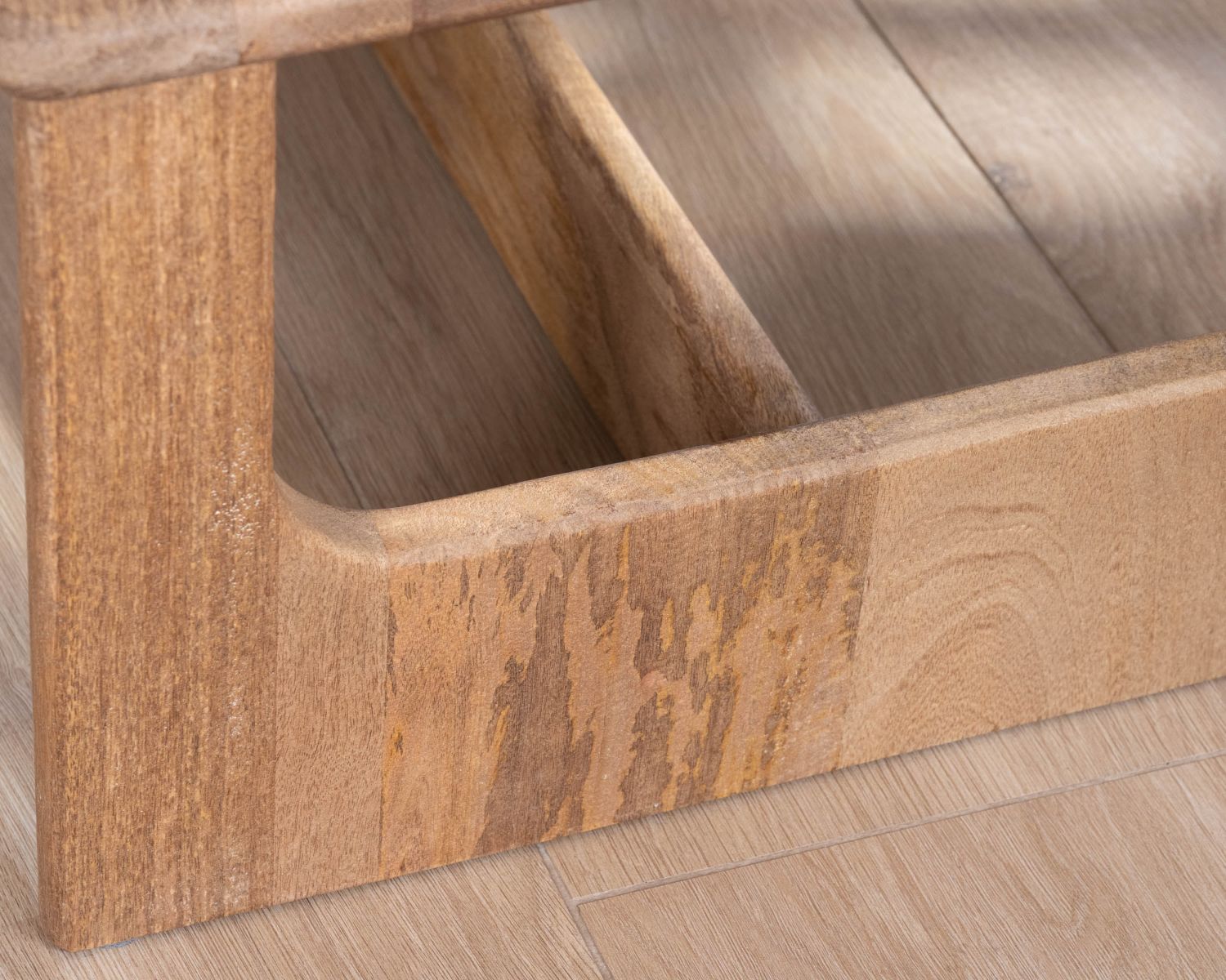 Mesa de salón de líneas sencillas en madera de mango natural «Maestro», 110 cm