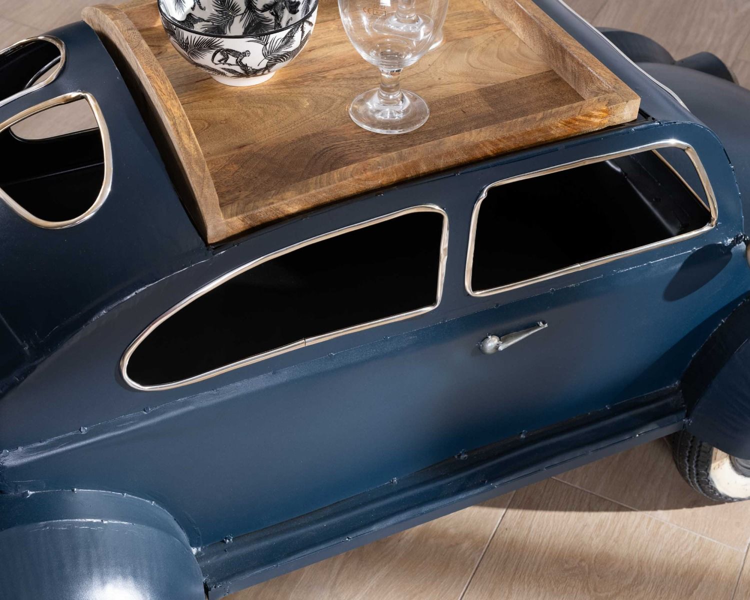Original mesa de centro con forma de coche vintage azul «Crazy»