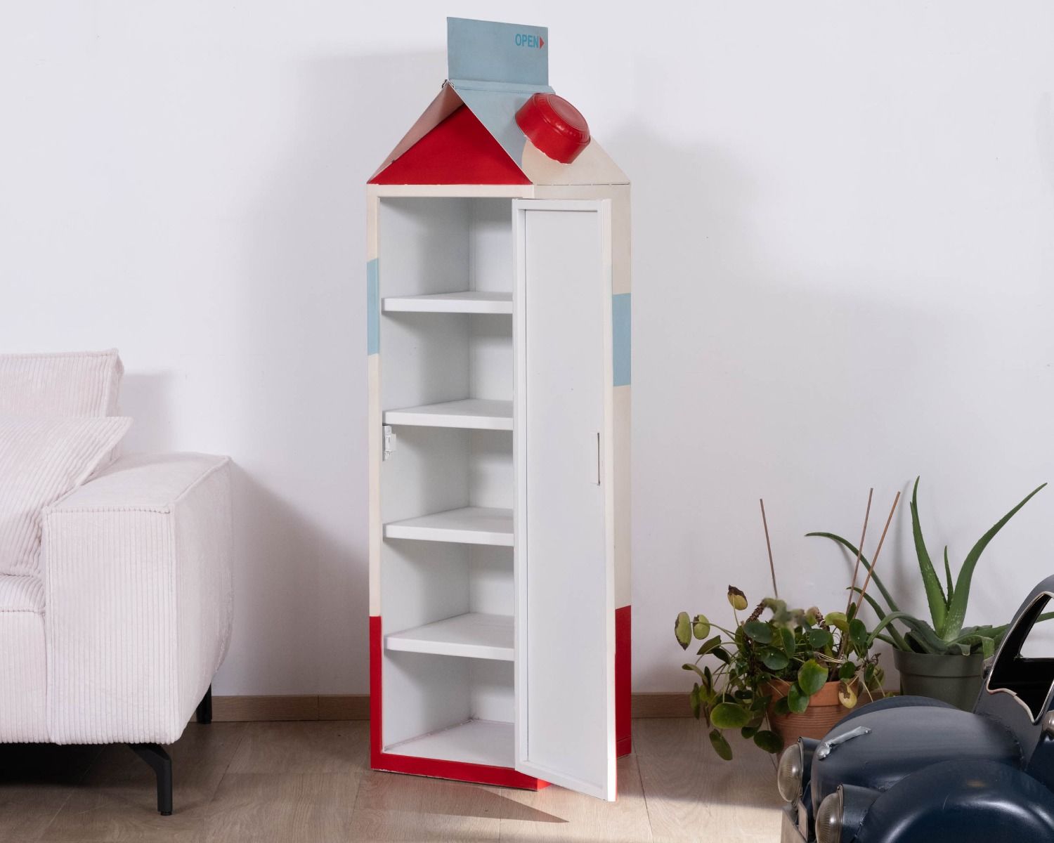 Mueble de almacenamiento original con forma de brick de leche Tetra Pak «Crazy»
