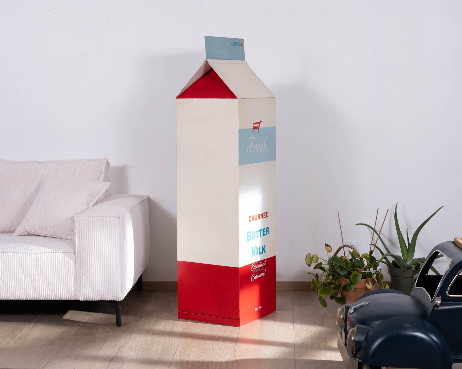 Mueble de almacenamiento original con forma de brick de leche Tetra Pak «Crazy»