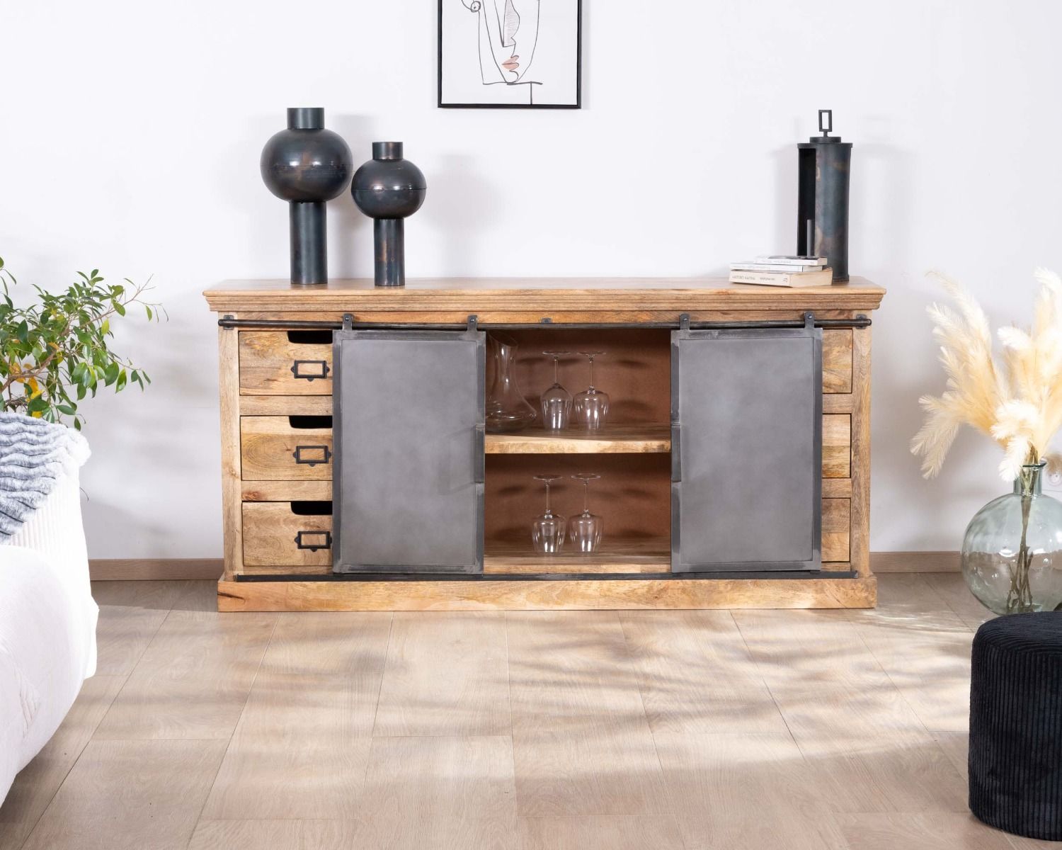 Aparador de estilo «factory» de madera maciza y metal «Haden»
