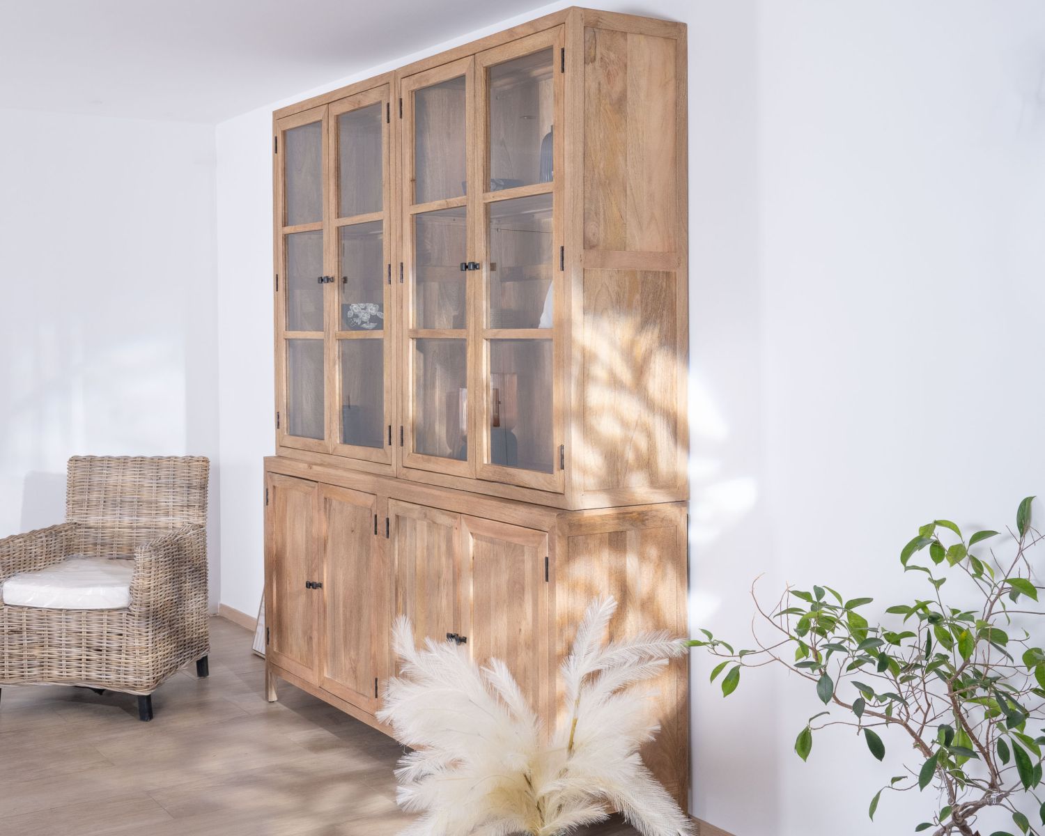 Gran aparador de madera de mango natural con puertas acristaladas «Maestro», 200 cm