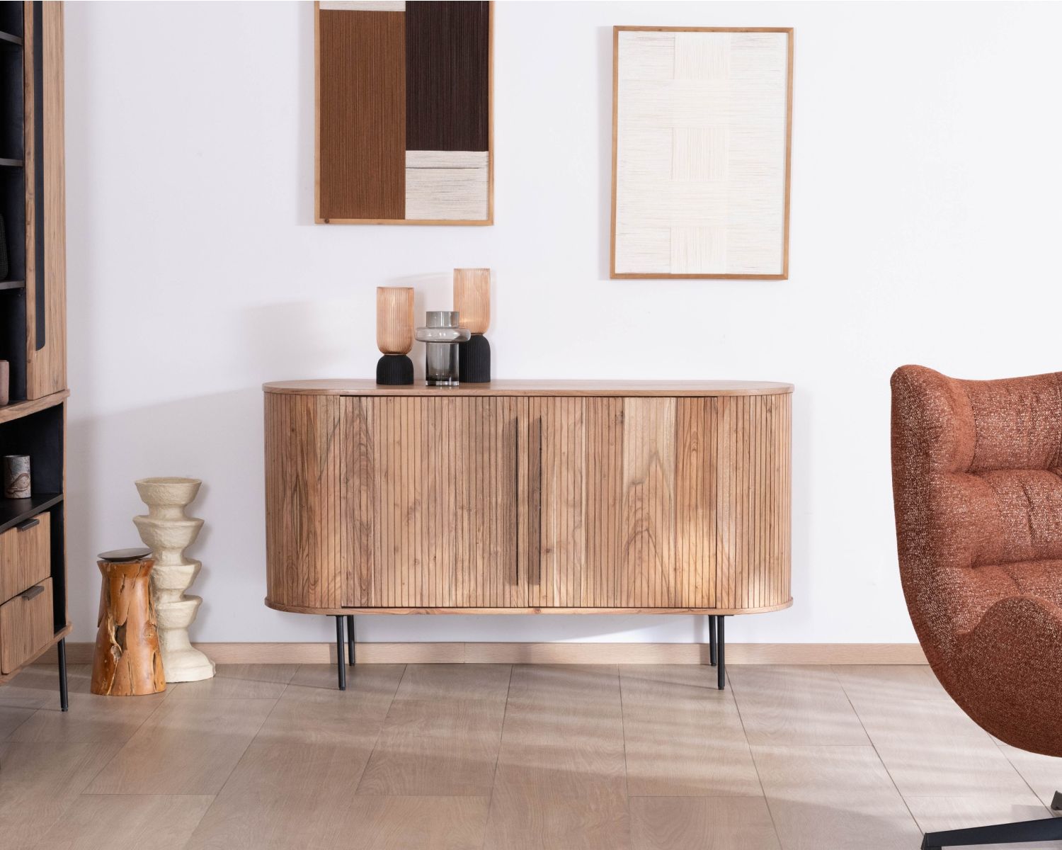 Pequeño aparador de 145 cm de acacia con estilo retro «Bopee»