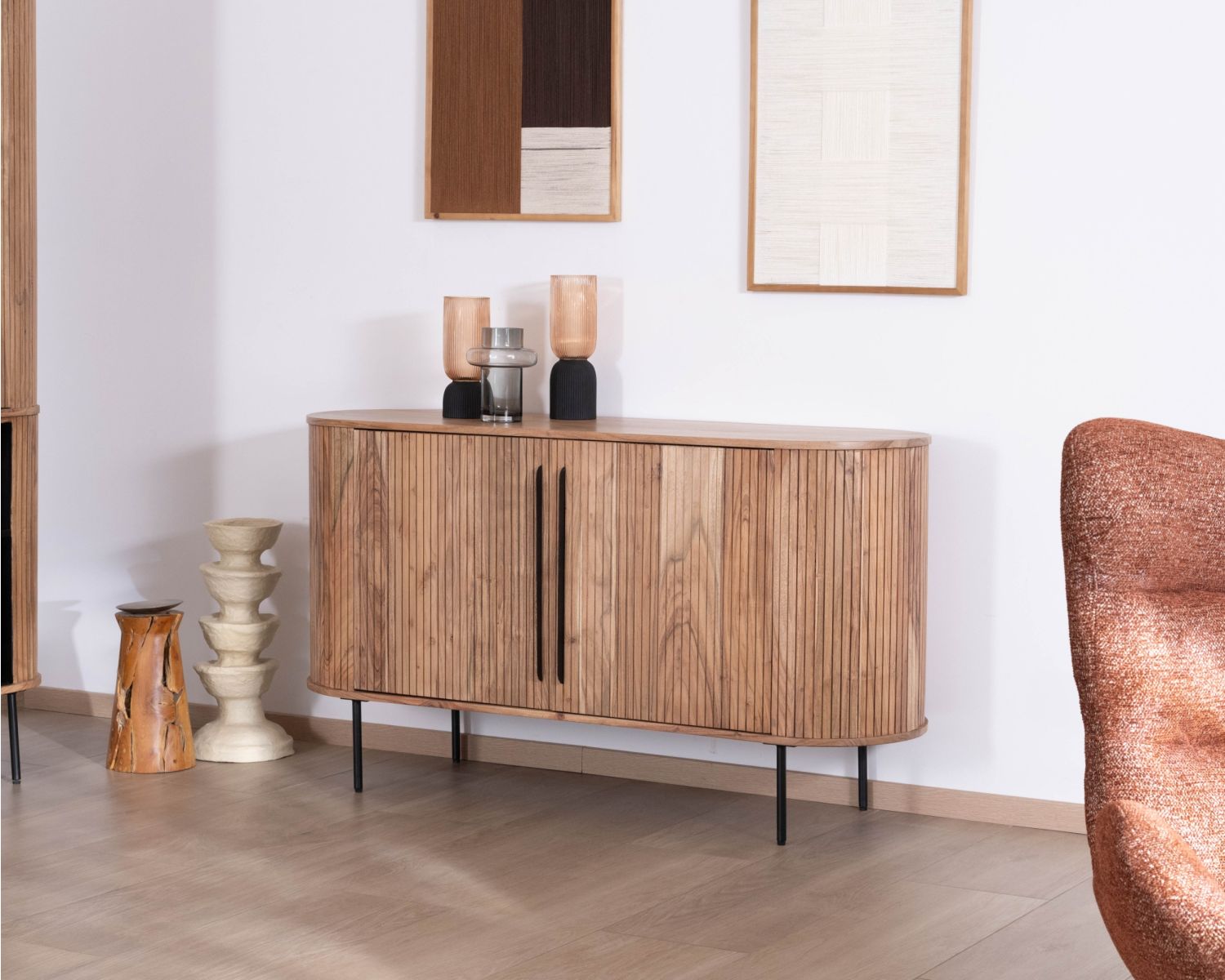 Pequeño aparador de 145 cm de acacia con estilo retro «Bopee»