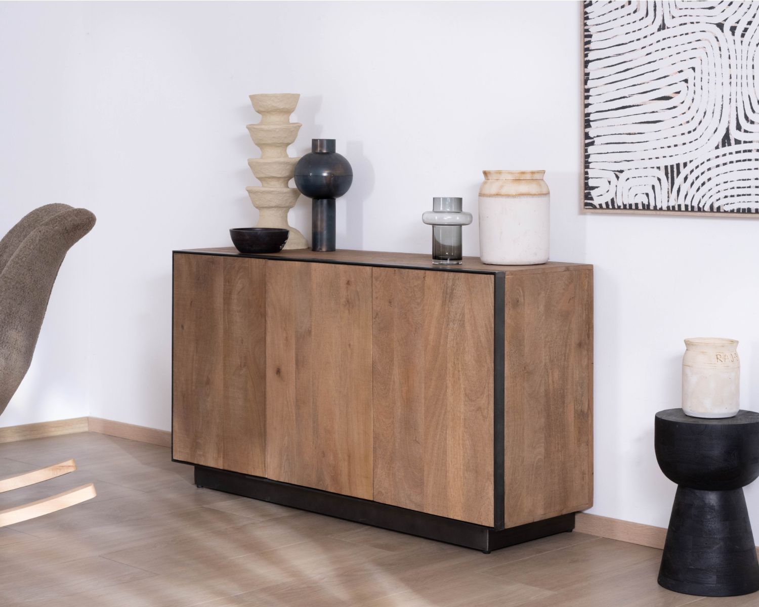 Aparador de 3 puertas de madera de mango, de estilo minimalista, «Santo», 150 cm