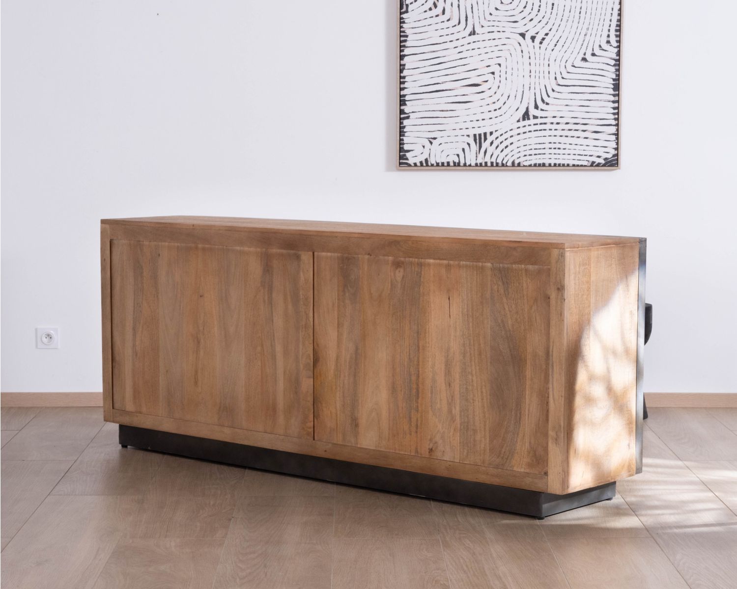 Aparador de líneas sencillas en madera maciza de mango «Santo», de 4 puertas 