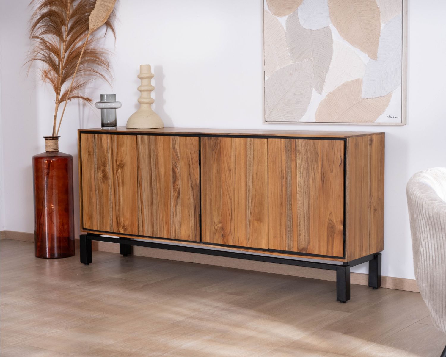 Aparador contemporáneo de 4 puertas en teca natural y metal negro «Olonie»