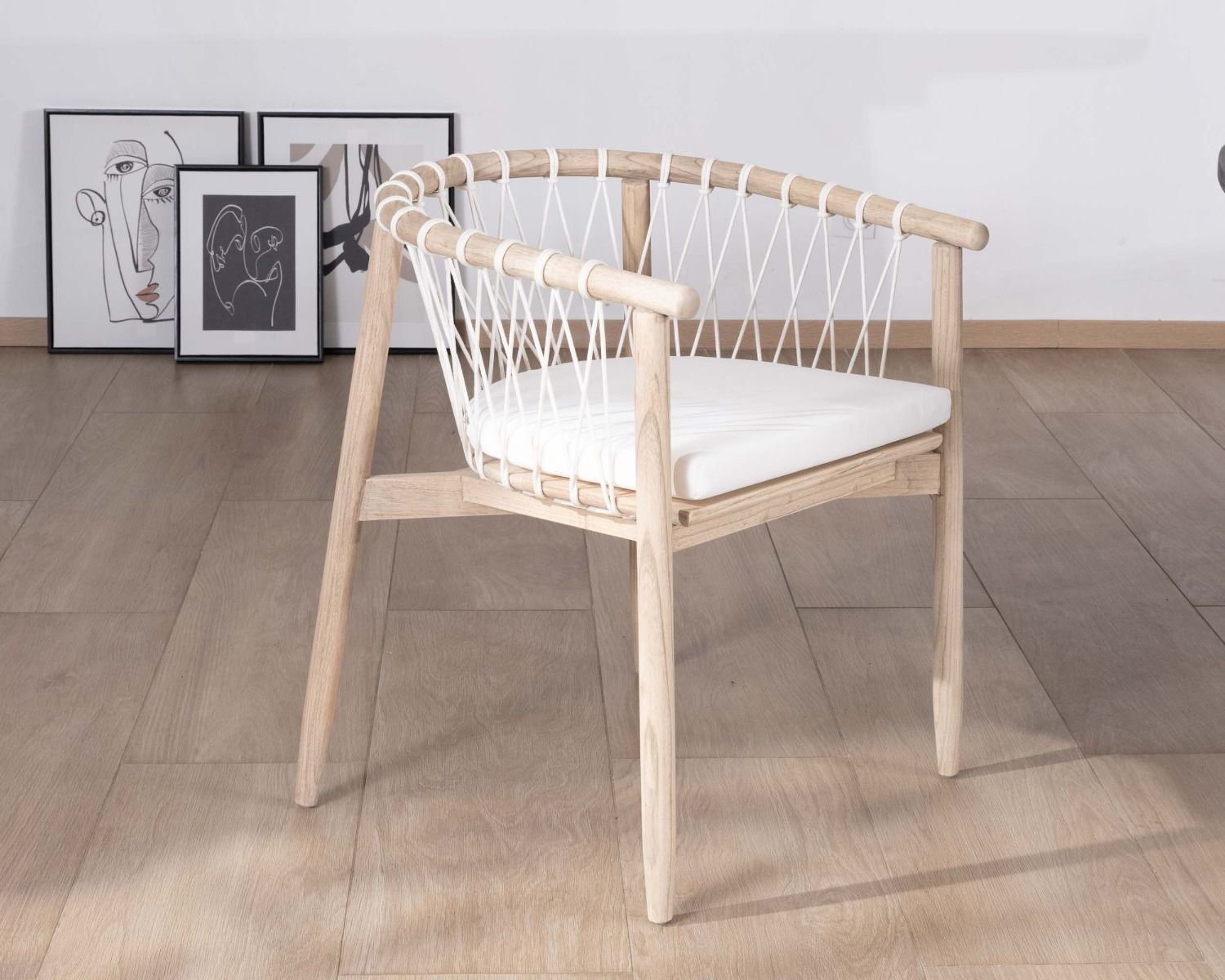 Silla de comedor de madera y cuerda trenzada «Katue»