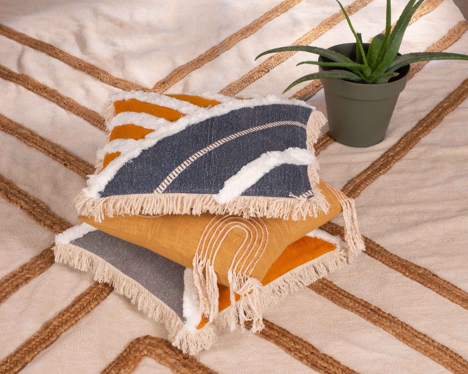 Alfombra beige de algodón decorada con yute trenzado, 120 x 180 cm, «Ethnic»