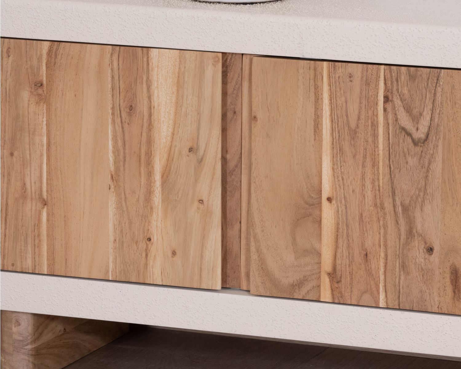 Mueble de televisión contemporáneo con acabado de hormigón pulido y madera de acacia «Miona»