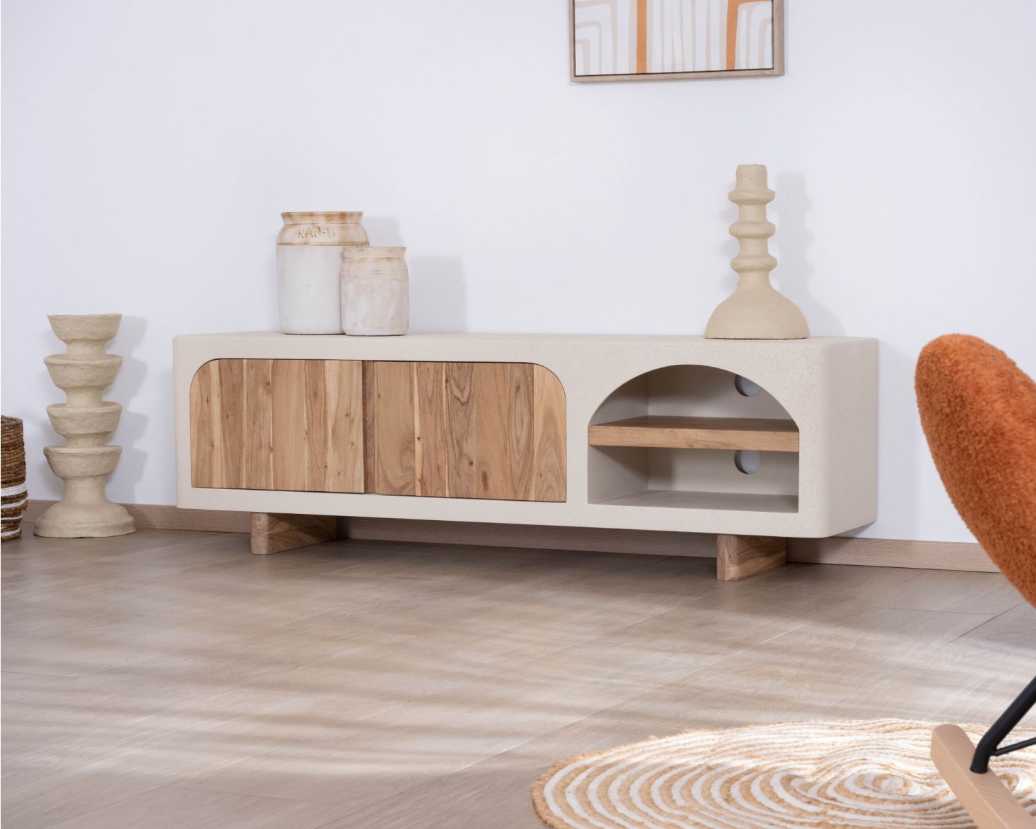 Mueble de televisión contemporáneo con acabado de hormigón pulido y madera de acacia «Miona»