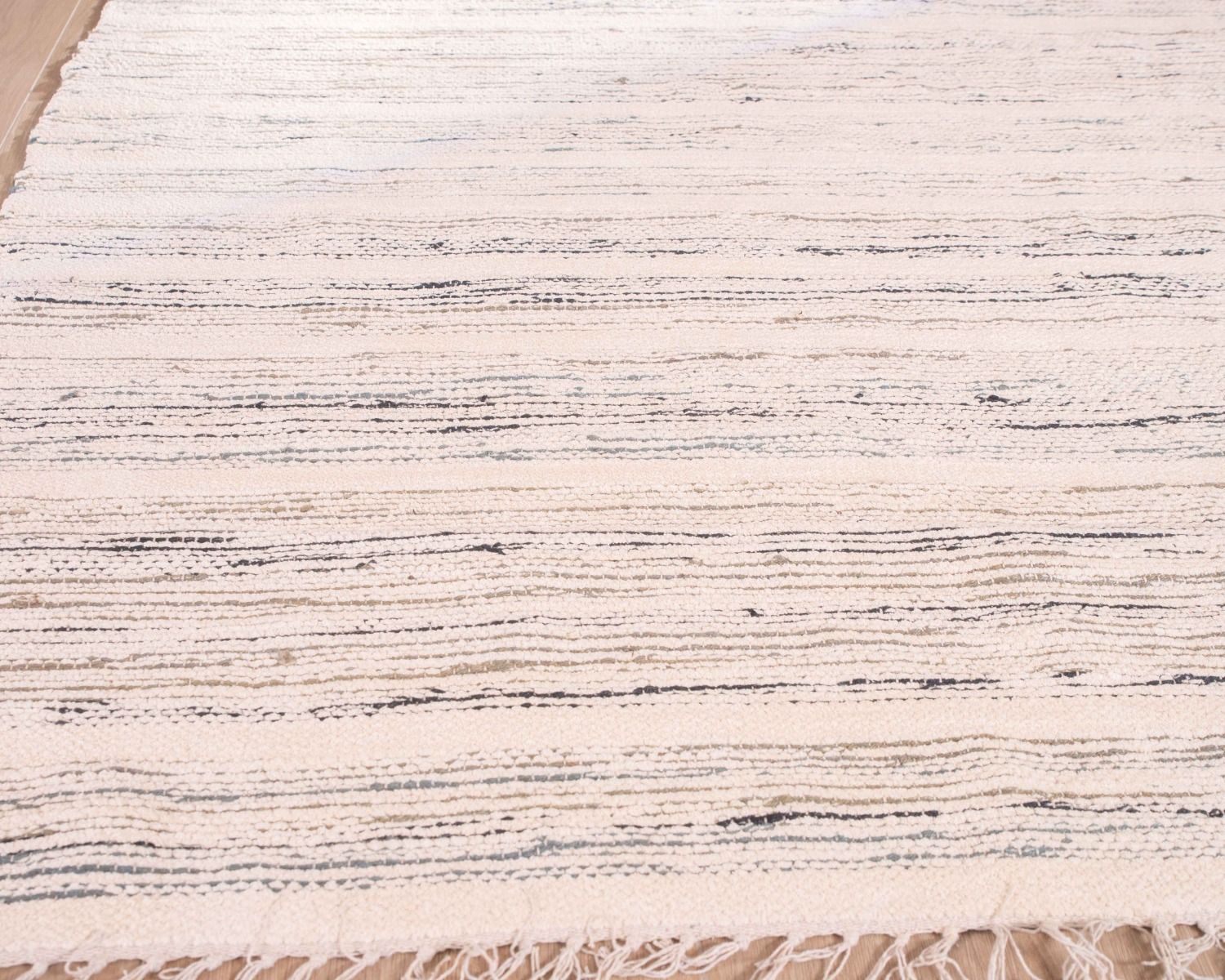 Alfombra tejida a mano en algodón y yute con flecos, 120 x 180 cm, «Solira»