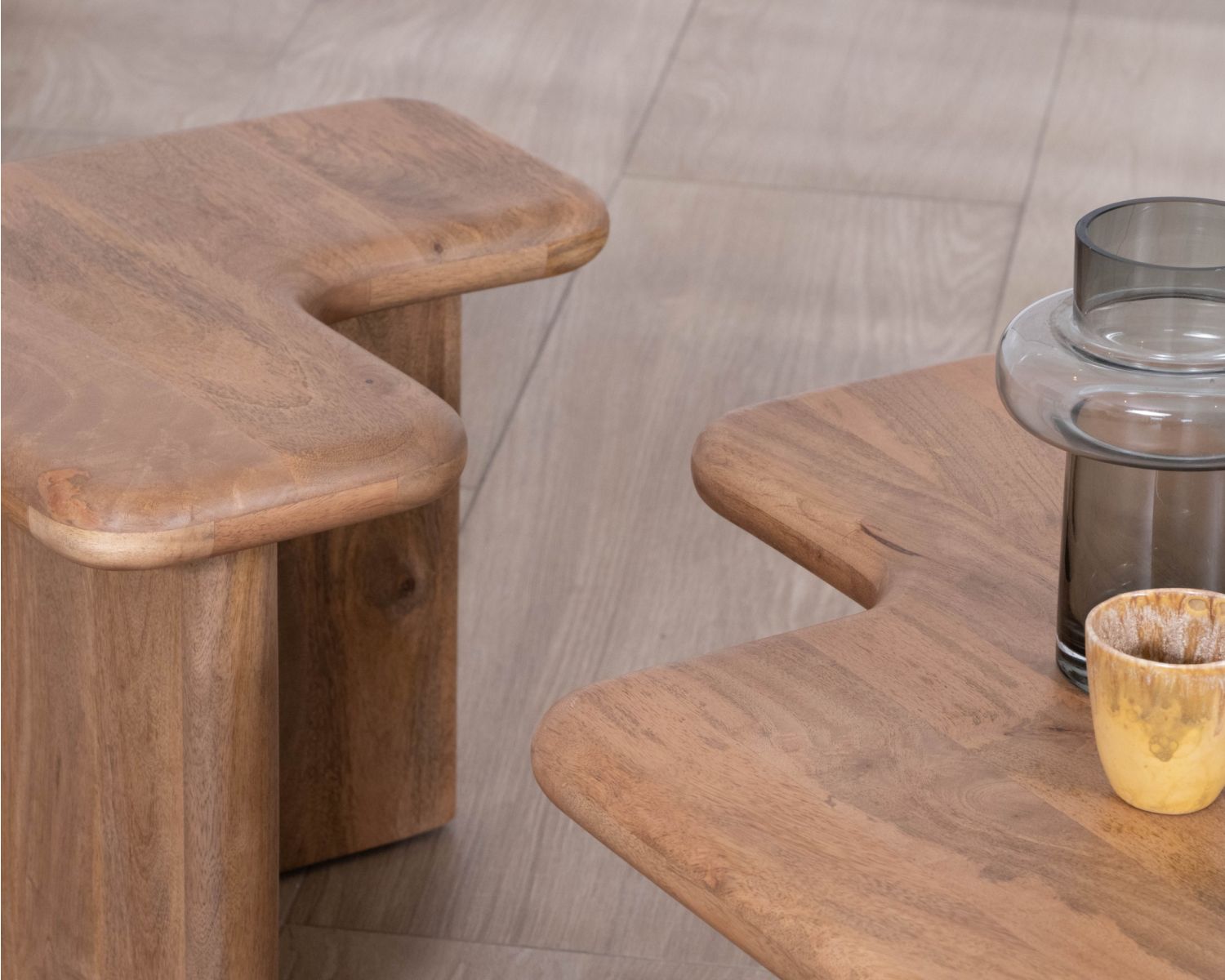 Mesa de centro modular de madera de mango «Naura» de estilo orgánico