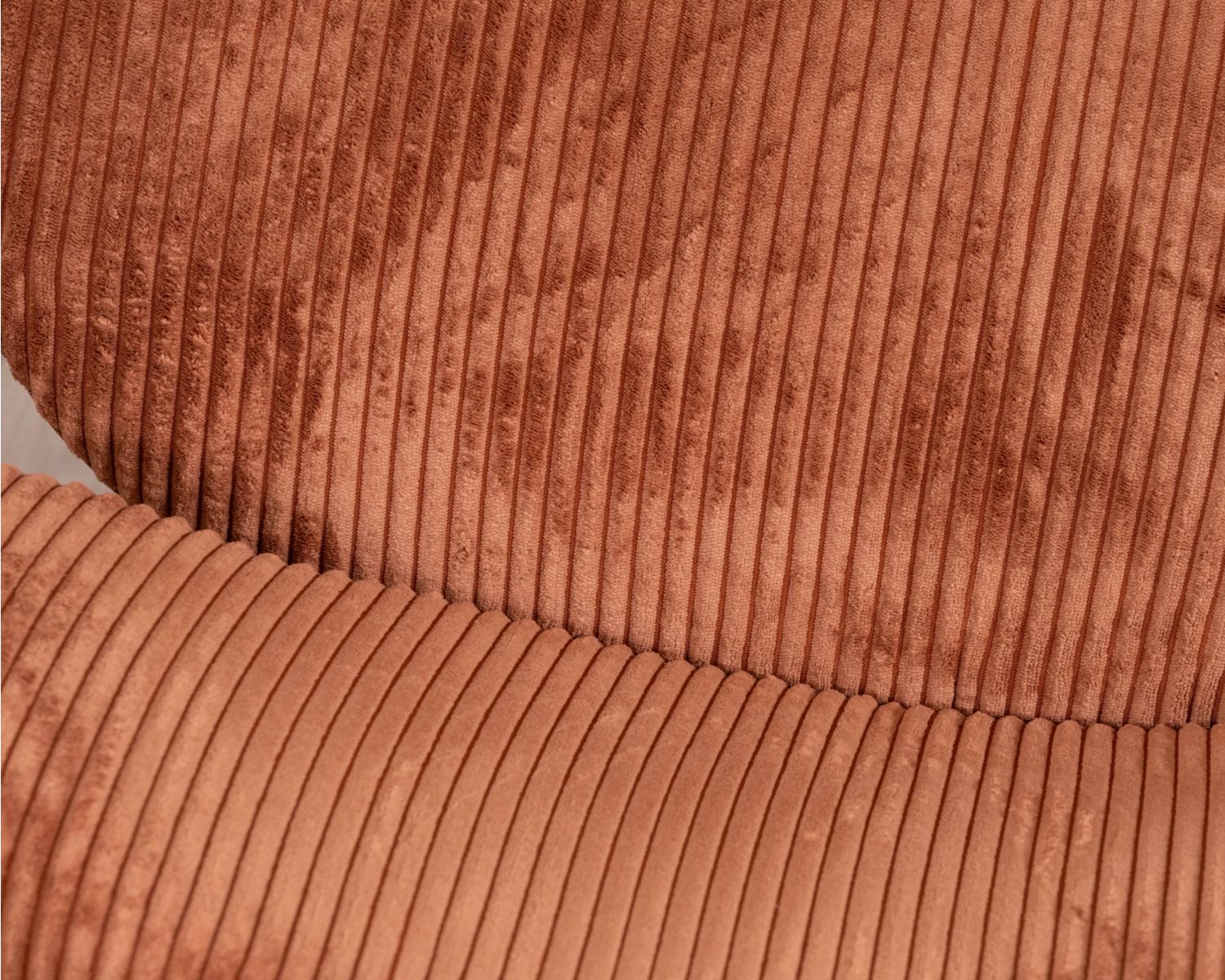 Sillón lounge de diseño en terciopelo acanalado color óxido «Sonate»