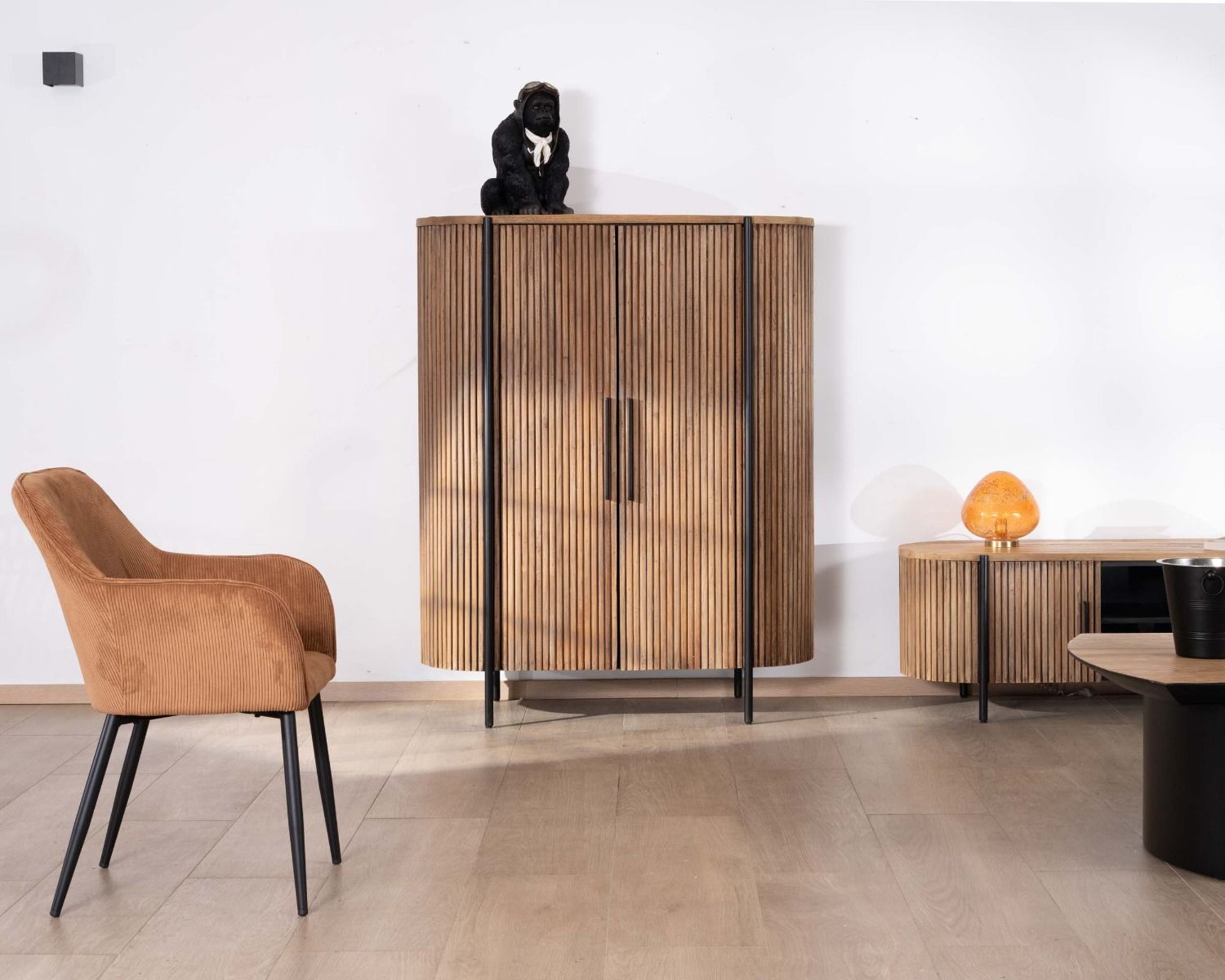 Armario pequeño redondeado de 120 cm de madera exótica «Troms»