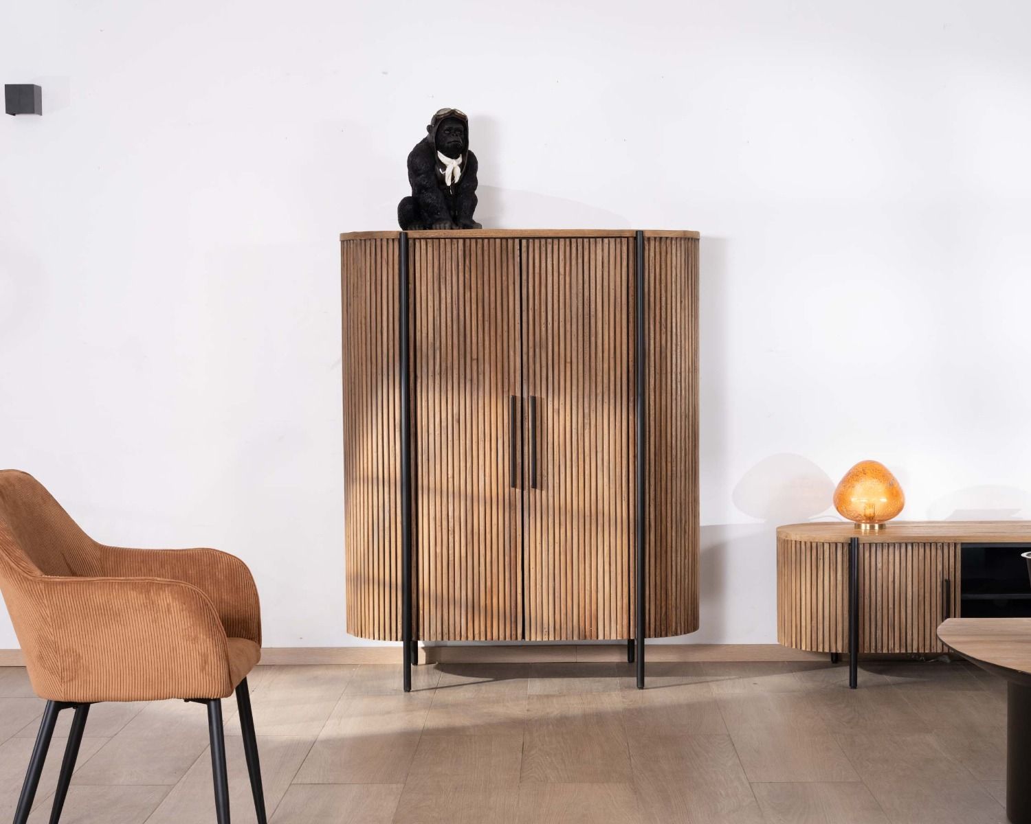 Armario pequeño redondeado de 120 cm de madera exótica «Troms»