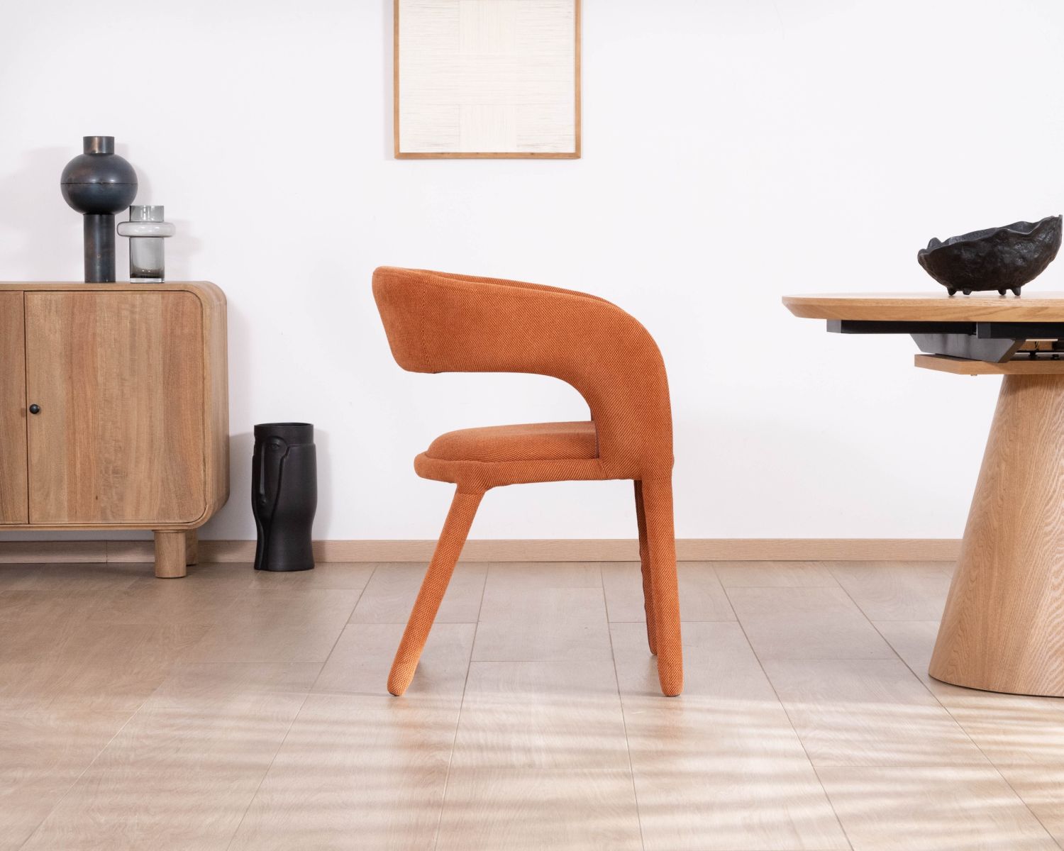 Sillón de comedor de diseño en tela color terracota, ultracómodo «Amarello»