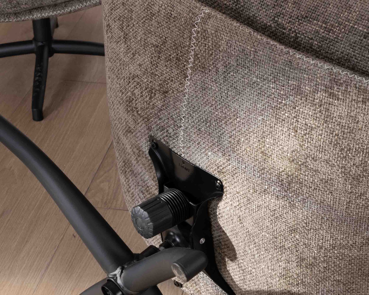 Sillón vintage con puf de tela blanca ultrasuave «Branson»