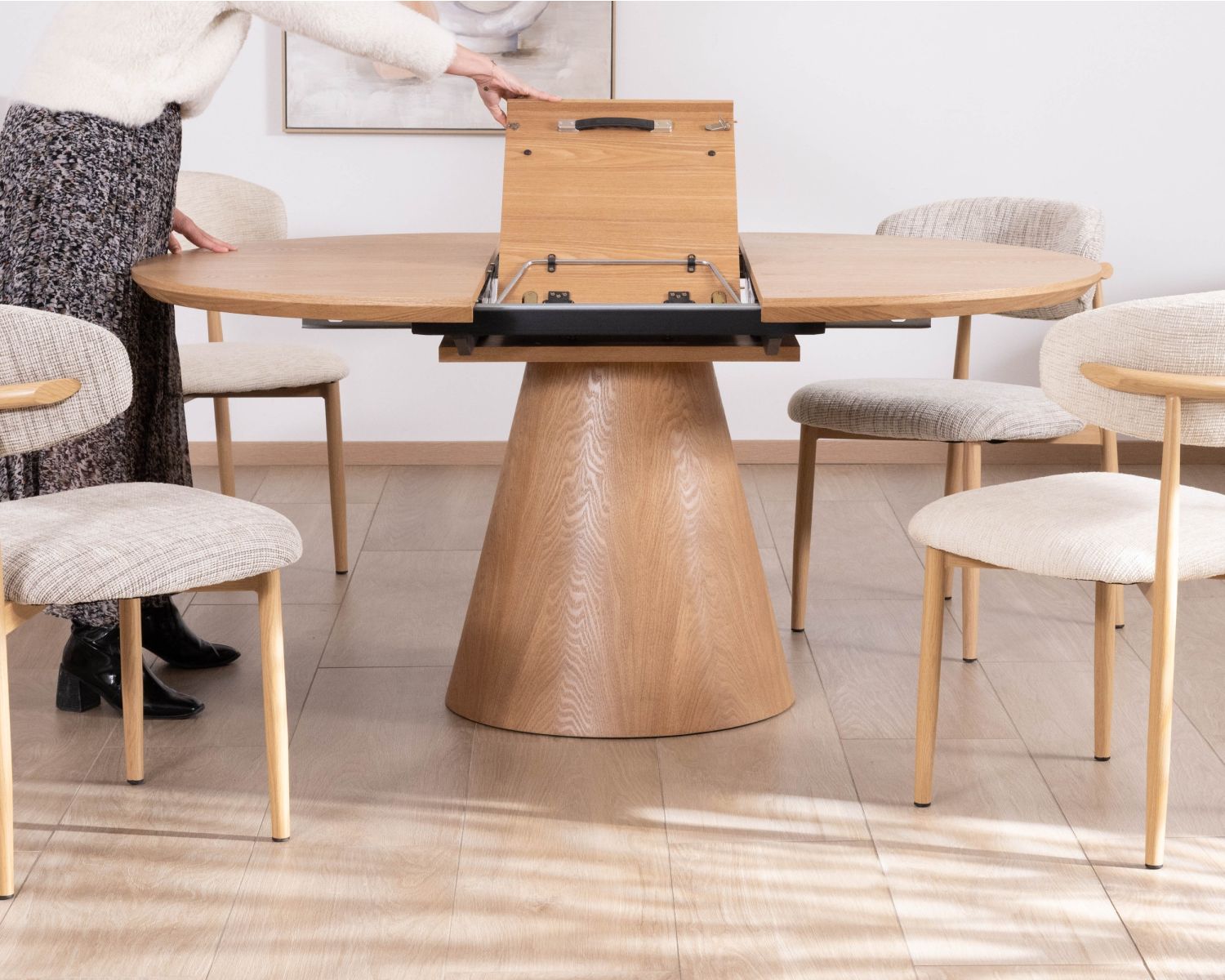 Mesa de comedor redonda de 120 cm, extensible hasta 160 cm, modelo «Oria», de estilo minimalista y acabado en fresno