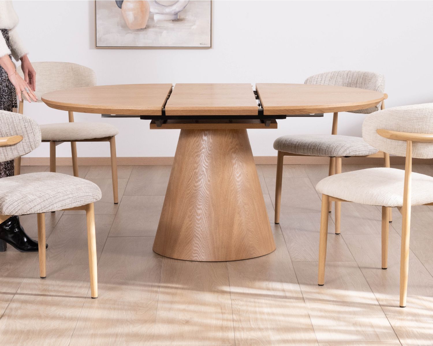 Mesa de comedor redonda de 120 cm, extensible hasta 160 cm, modelo «Oria», de estilo minimalista y acabado en fresno