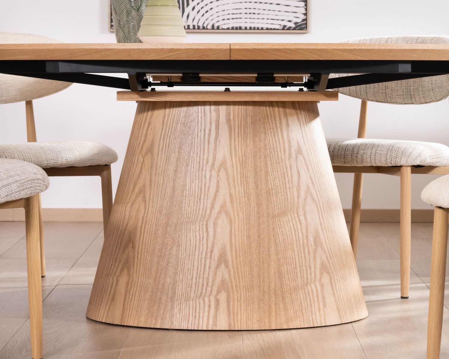 Mesa de comedor ovalada extensible de 160 a 200 cm, con acabado en roble «Oria» y estilo contemporáneo minimalista