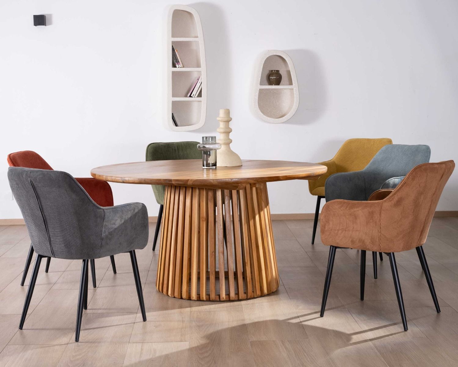 Silla de comedor contemporánea de terciopelo gris oscuro «Scotty», con reposabrazos y patas de metal negro