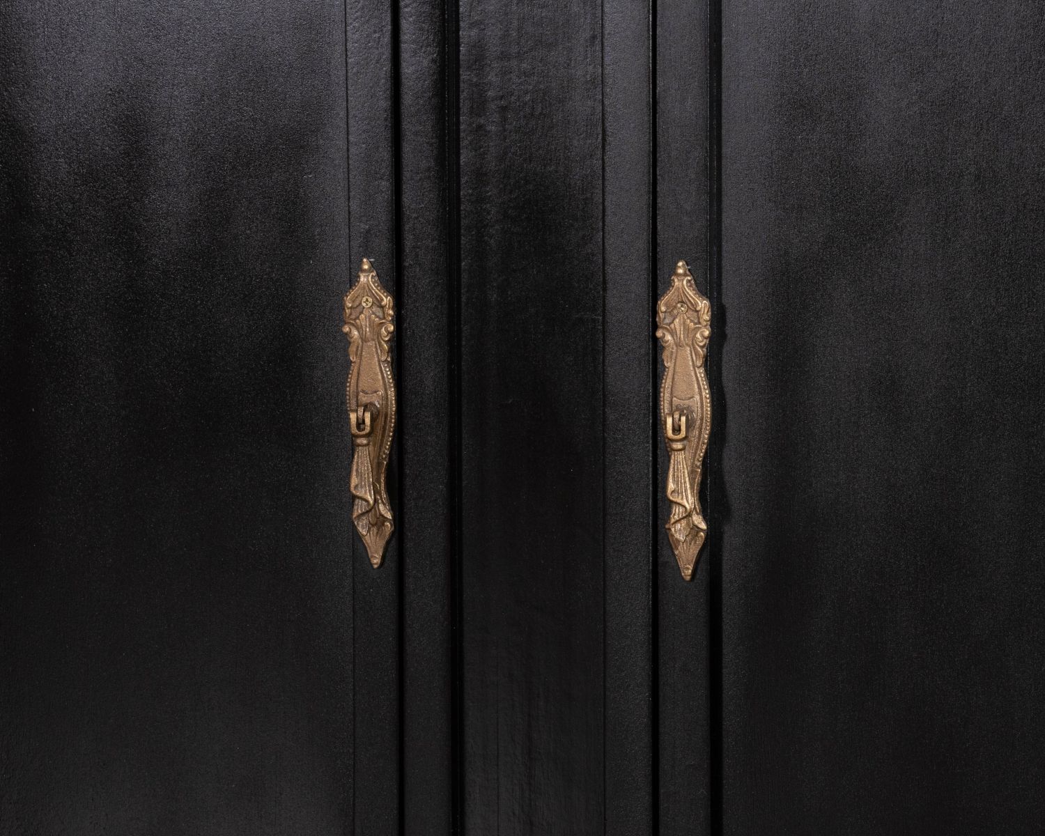 Mueble de doble lavabo con esquinas redondeadas, de madera negra y cuarzo blanco «Églantine»