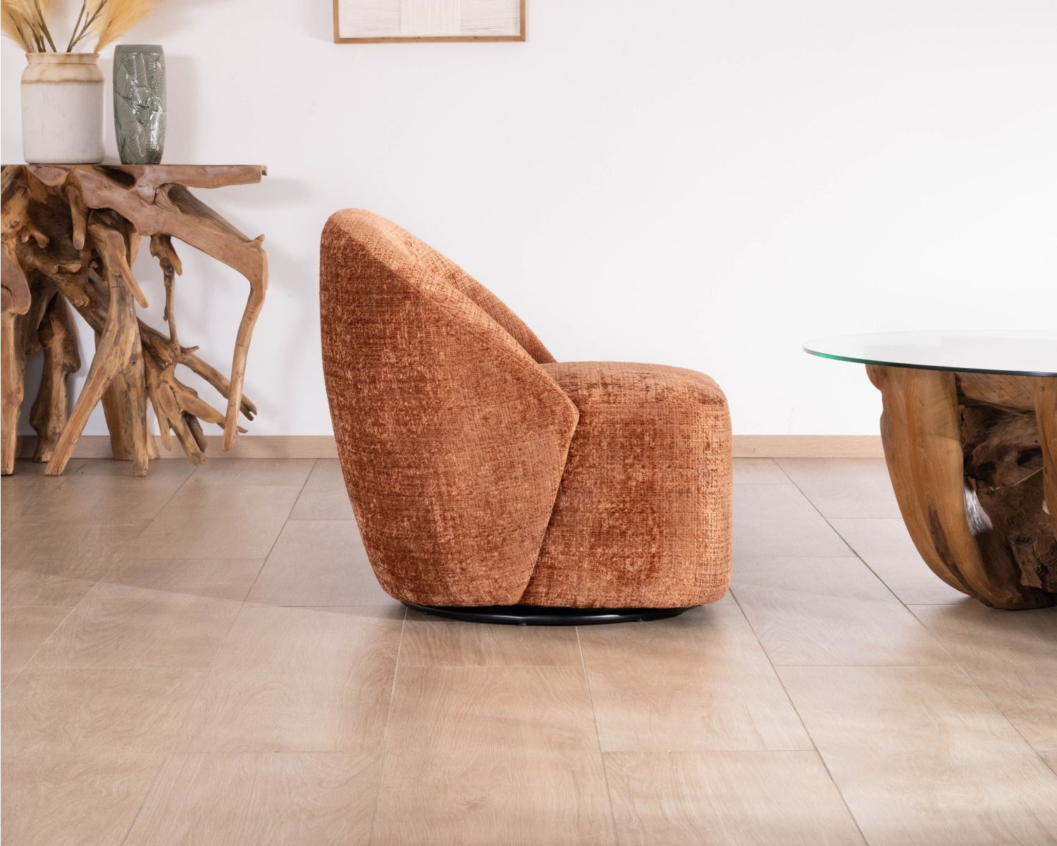 Sillón de diseño, acogedor, tapizado en tejido rizado color tierra de Siena «Marylin», con base giratoria de 360°